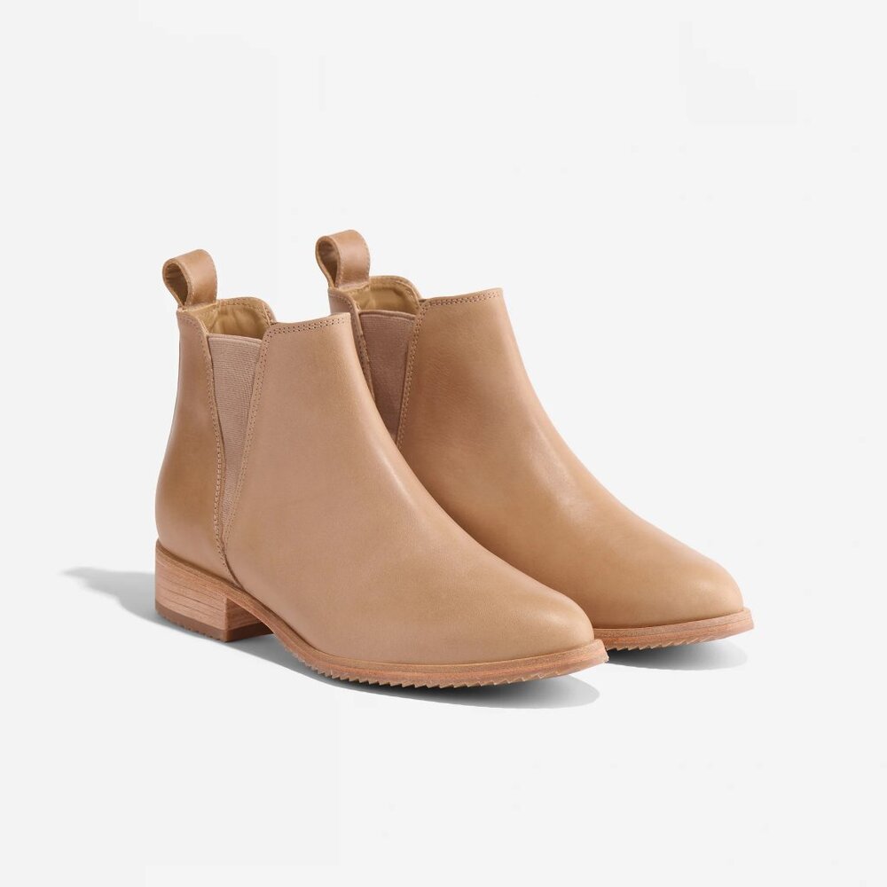 NISOLO Everyday Chelsea Boot - Almond Size 7.5